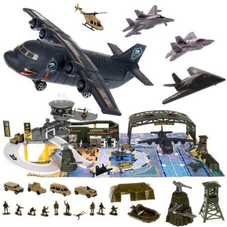 Katonai légibázis harci repülőgépekkel és játszószőnyeggel