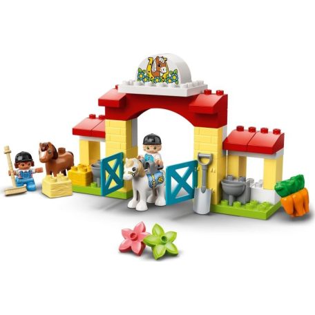 LEGO DUPLO Lóistálló és pónigondozás